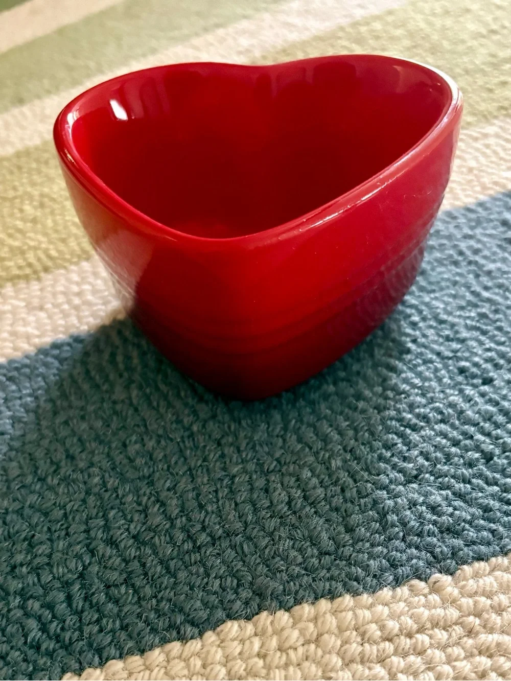 Le Creuset Heart Shaped 300 ml Stoneware Ramekin in Cerise